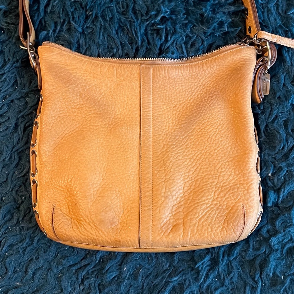 Vintage Mustard-Colored Coach Purse: Classic Style in Great Condition.